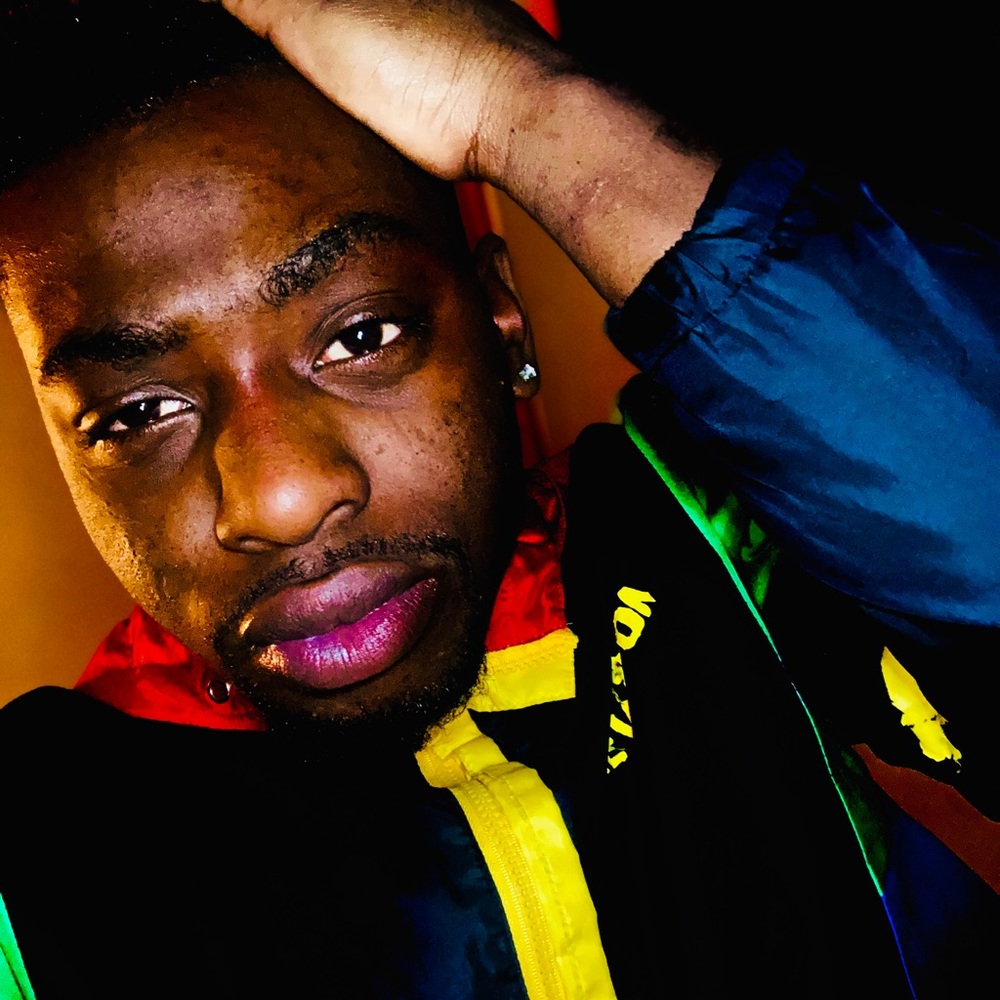 Meet your Posher, Dmorea